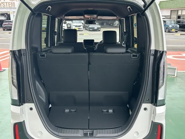 N-BOX(ホンダ)N-BOXカスタムターボ届出済未使用車 10
