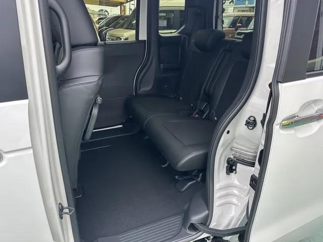 N-BOX(ホンダ)N-BOXカスタムターボ届出済未使用車 4