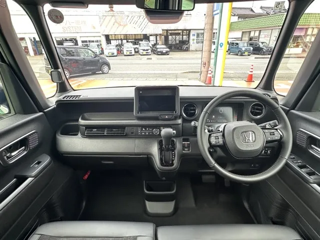 N-BOX(ホンダ)N-BOXカスタムターボ届出済未使用車 5