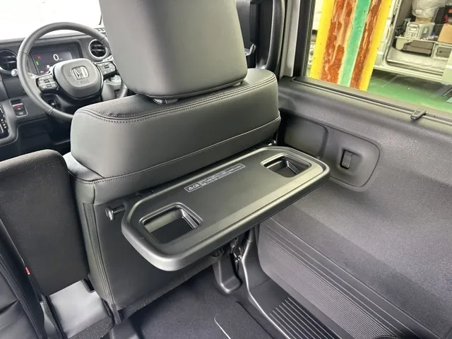 N-BOX(ホンダ)N-BOXカスタムターボ届出済未使用車 8