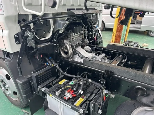 キャンター(三菱)全低床キョウカダンプ ２ｔ登録済未使用車 3