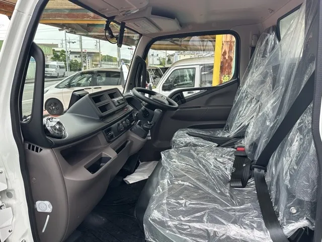 キャンター(三菱)全低床キョウカダンプ ２ｔ登録済未使用車 7