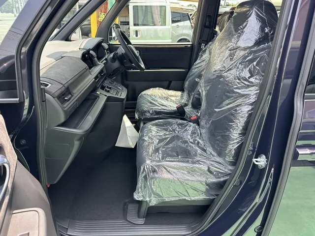 ステップワゴン(ホンダ)e・HEVスパーダ プレミアムライン 7人登録済未使用車 3