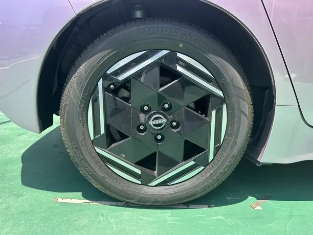 リーフ(ニッサン)Ｘ中古車 12