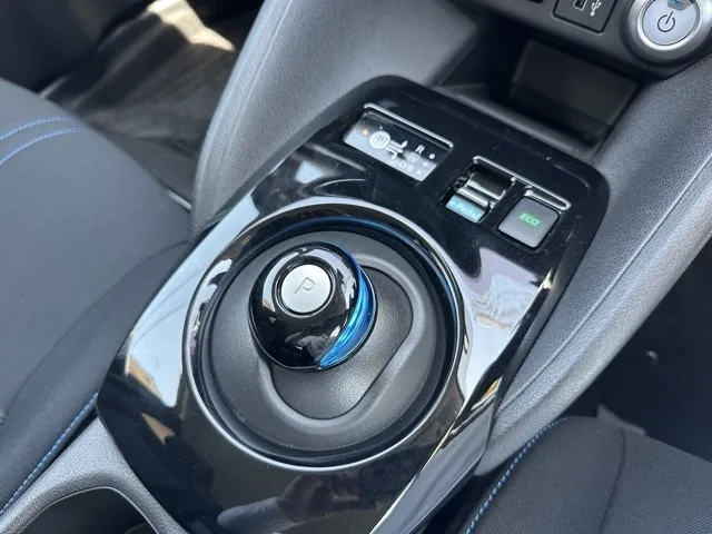 リーフ(ニッサン)Ｘ中古車 23