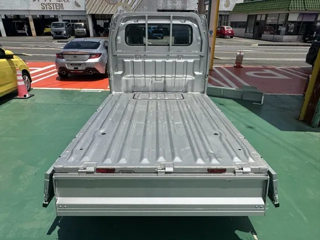 キャリートラック(スズキ)KC 4WD AT届出済未使用車 5
