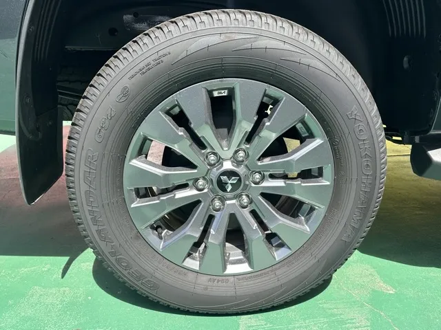 トライトン(三菱)GLS中古車 9