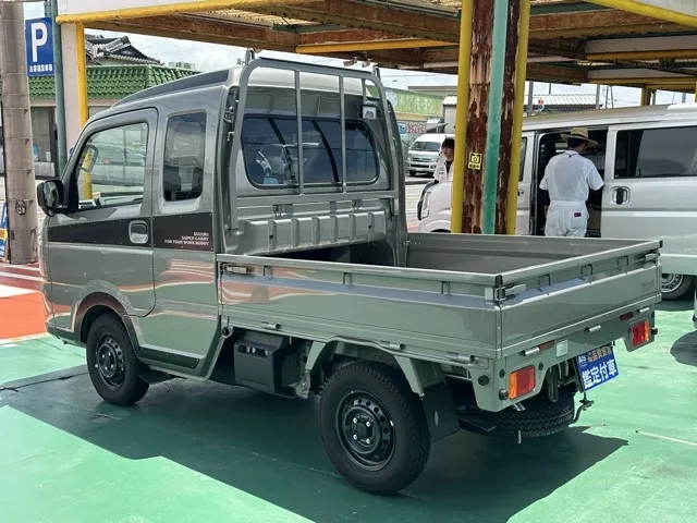 キャリートラック(スズキ)スーパーキャリイXリミテッド 4WD AT届出済未使用車 2