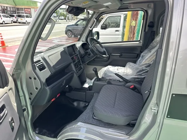 キャリートラック(スズキ)スーパーキャリイXリミテッド 4WD AT届出済未使用車 3