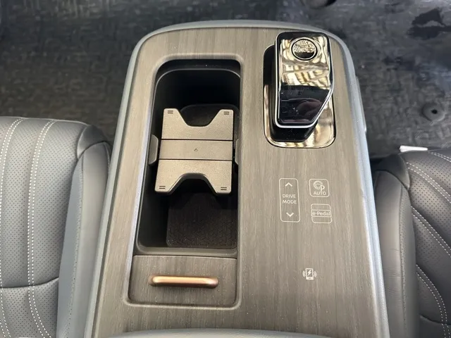 アリア(ニッサン)B9 e-4ORCE リミテッド中古車 12