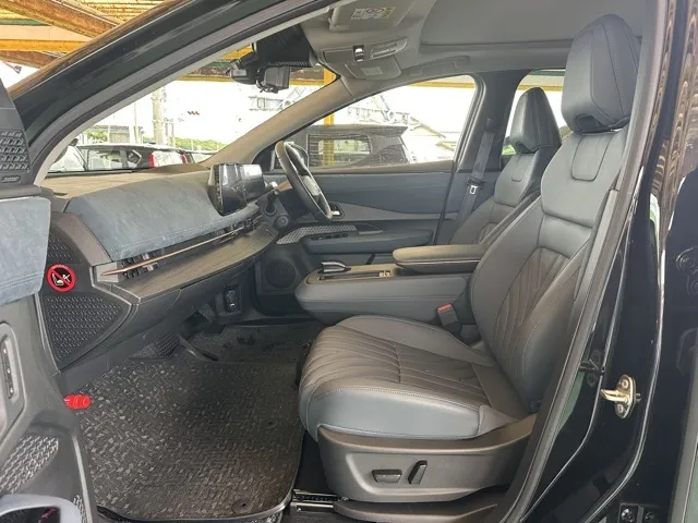 アリア(ニッサン)B9 e-4ORCE リミテッド中古車 3