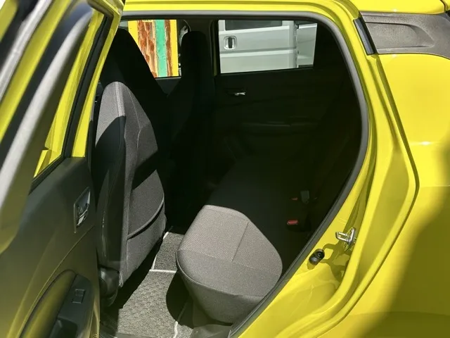 スイフト(スズキ)ベースグレード　セーフティパッケージ 全方位カメラ AT中古車 4
