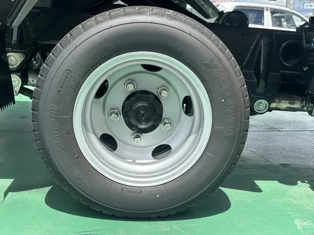 キャンター(三菱)全低床キョウカダンプ ３ｔ登録済未使用車 9