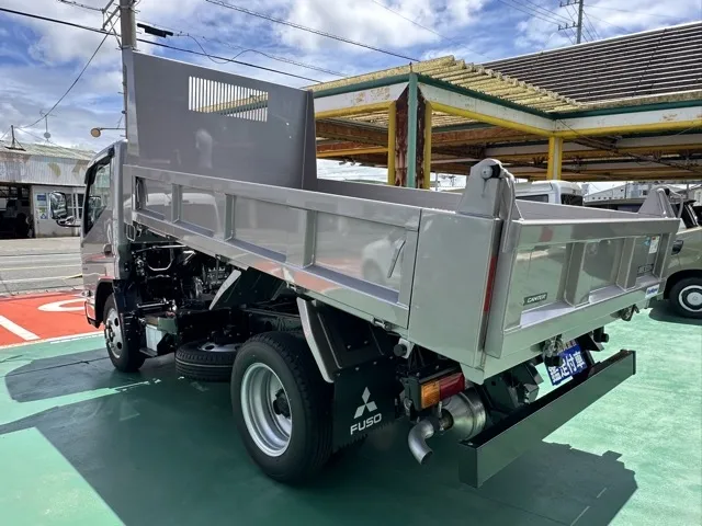 キャンター(三菱)全低床キョウカダンプ ３ｔ登録済未使用車 2