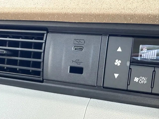 N-BOX(ホンダ)N-BOX コンフォートＰ届出済未使用車 19