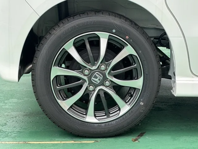 N-BOX(ホンダ)N-BOXカスタム届出済未使用車 11