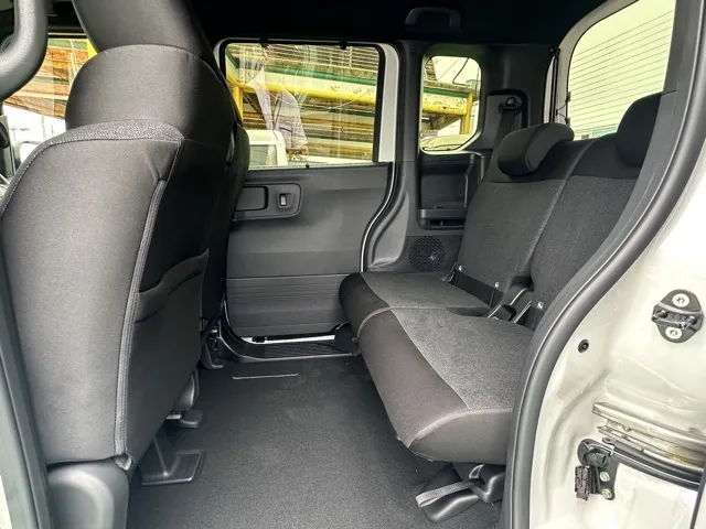 N-BOX(ホンダ)N-BOXカスタム届出済未使用車 4