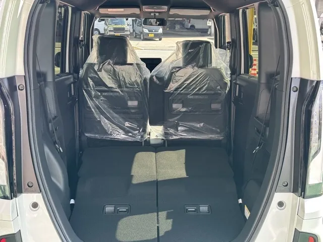 N-BOX(ホンダ)N-BOXカスタムターボ届出済未使用車 9