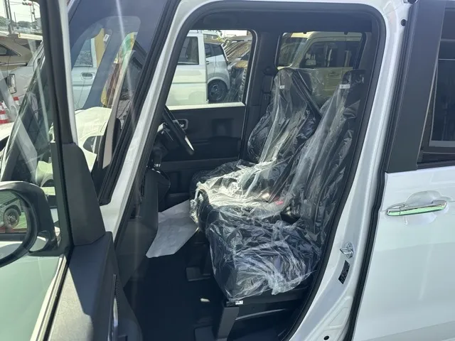 N-BOX(ホンダ)N-BOXカスタムターボ届出済未使用車 3