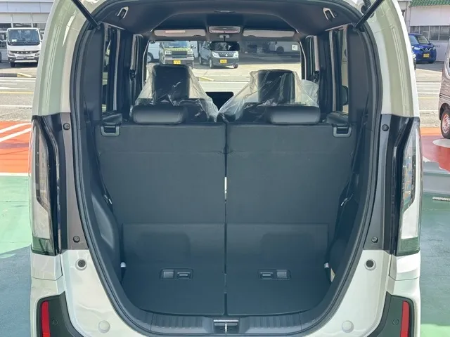 N-BOX(ホンダ)N-BOXカスタムターボ届出済未使用車 8
