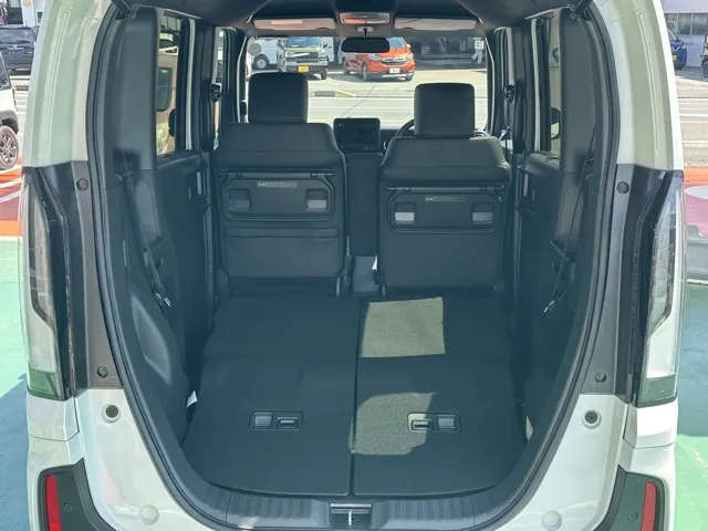 N-BOX(ホンダ)N-BOXカスタムターボ届出済未使用車 11