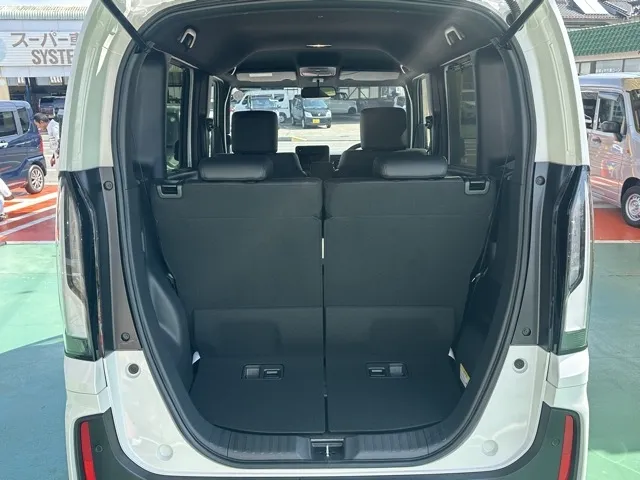 N-BOX(ホンダ)N-BOXカスタムターボ届出済未使用車 10