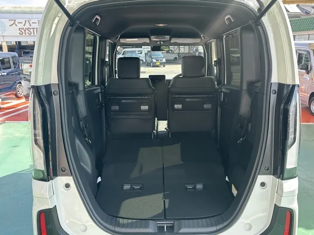 N-BOX(ホンダ)N-BOXカスタムターボ届出済未使用車 11