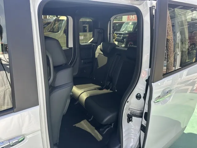 N-BOX(ホンダ)N-BOXカスタムターボ届出済未使用車 4