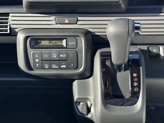 N-VAN(ホンダ)FUNターボ 4WD届出済未使用車 17
