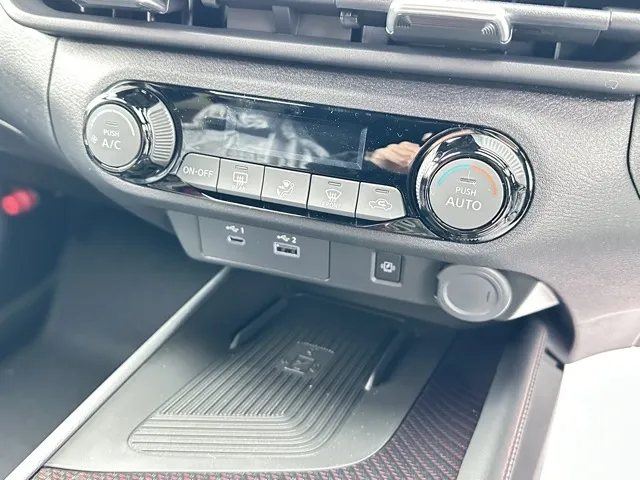 オーラ(ニッサン)ニスモ プロパイロット ナビ ワイヤレス充電登録済未使用車 21