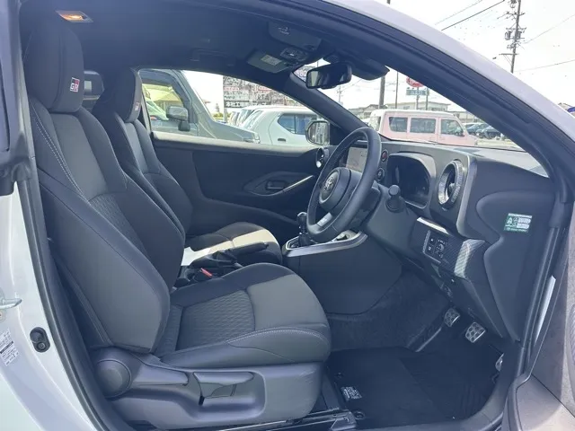 GRヤリス(トヨタ)RZ ４WD 6MT中古車 11