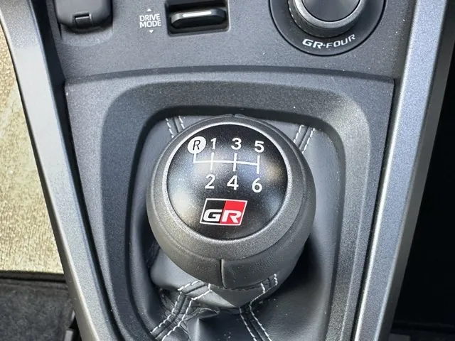 GRヤリス(トヨタ)RZ ４WD 6MT中古車 23