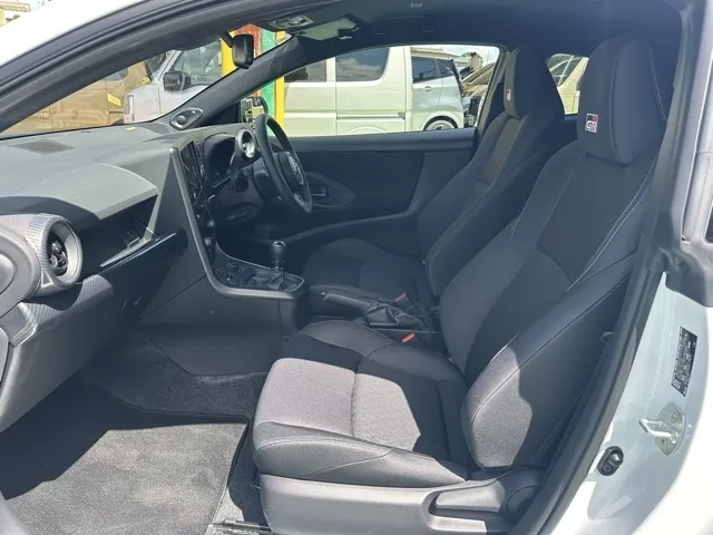 GRヤリス(トヨタ)RZ ４WD 6MT中古車 3