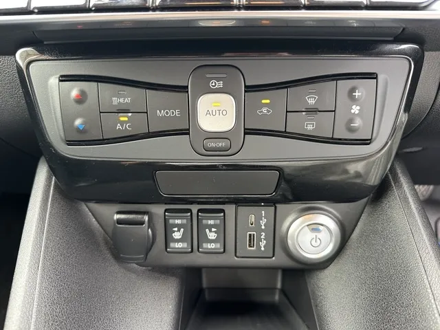 リーフ(ニッサン)Ｘ中古車 16