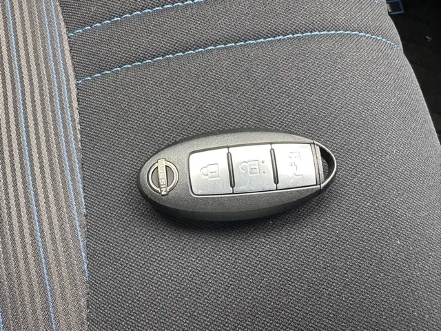 リーフ(ニッサン)Ｘ中古車 24