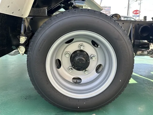 キャンター(三菱)全低床キョウカダンプ ２ｔ登録済未使用車 10