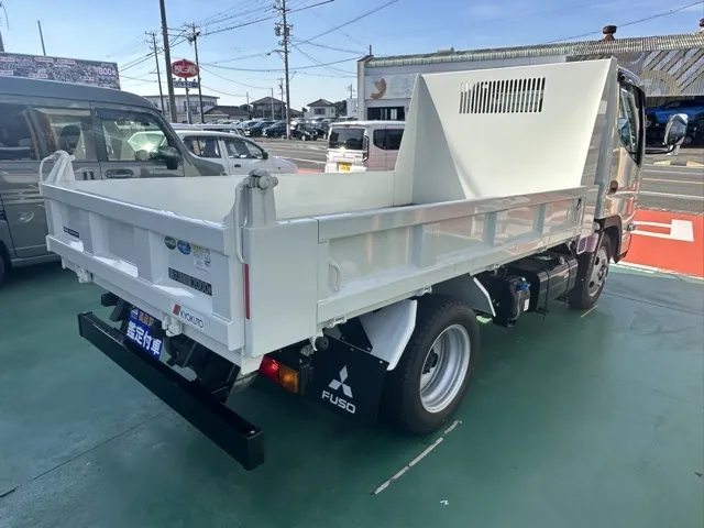 キャンター(三菱)全低床キョウカダンプ ２ｔ登録済未使用車 28