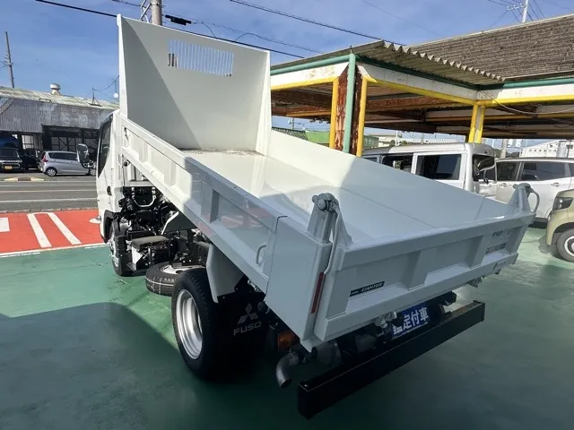 キャンター(三菱)全低床キョウカダンプ ２ｔ登録済未使用車 2
