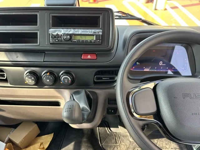 キャンター(三菱)全低床キョウカダンプ ３ｔ登録済未使用車 9