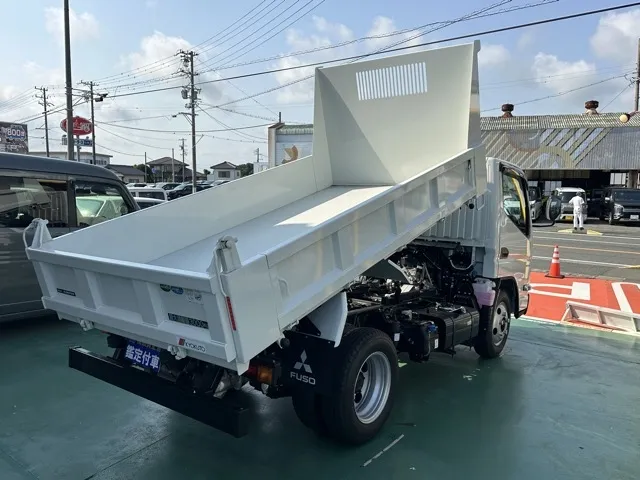 キャンター(三菱)全低床キョウカダンプ ３ｔ登録済未使用車 5