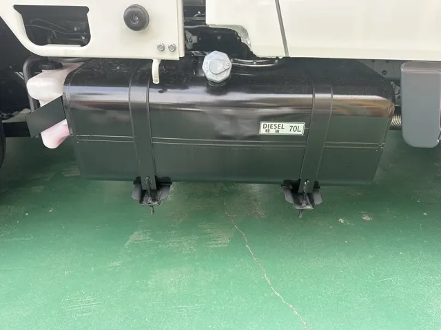キャンター(三菱)Wキャブ　２ｔ　５ＭＴ登録済未使用車 16