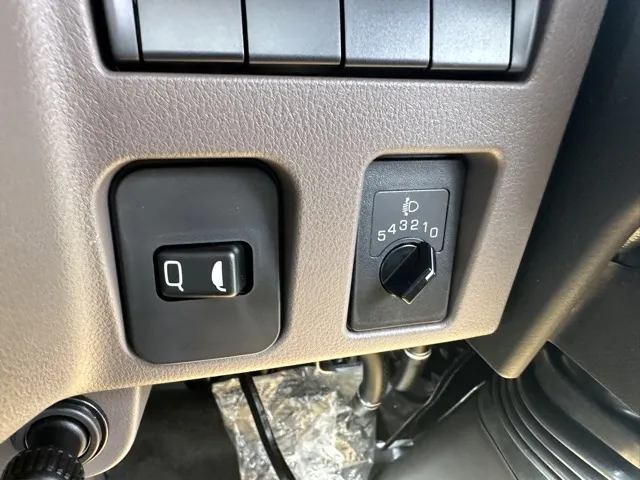 キャンター(三菱)Wキャブ　２ｔ　５ＭＴ登録済未使用車 20