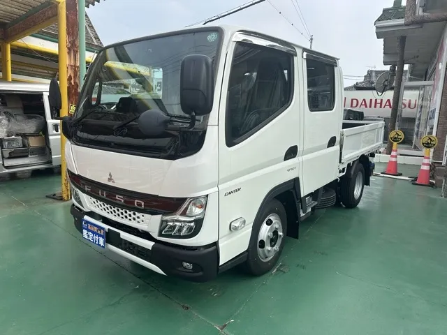 キャンター(三菱)Wキャブ　２ｔ　５ＭＴ登録済未使用車 1