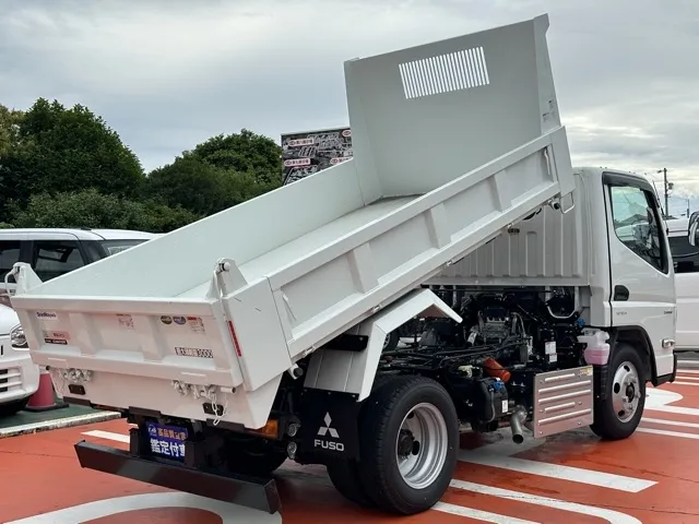 キャンター(三菱)３ｔ ローダースライドダンプレンタ登録済未使用車 9