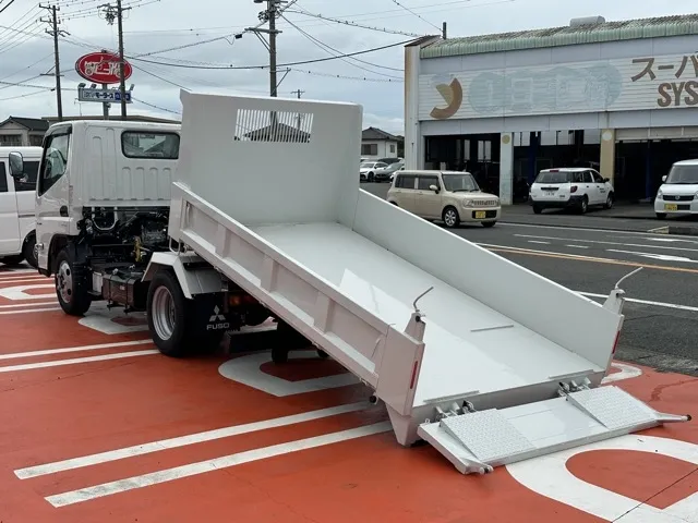 キャンター(三菱)３ｔ ローダースライドダンプレンタ登録済未使用車 2