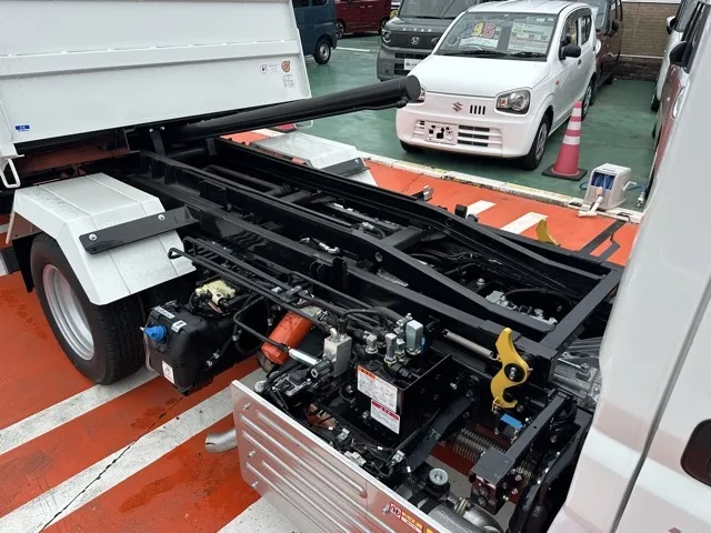 キャンター(三菱)３ｔ ローダースライドダンプレンタ登録済未使用車 4