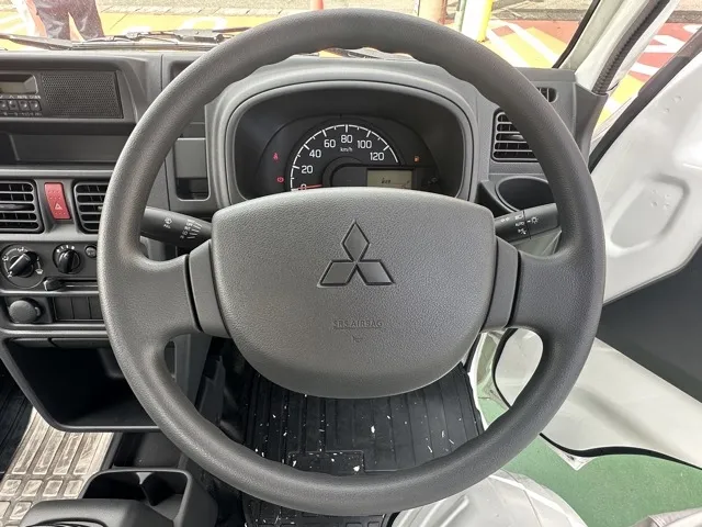 ミニキャブトラック(三菱)M 5MT届出済未使用車 4