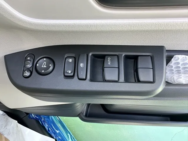 N-BOX(ホンダ)N-BOX ファッションスタイル コンフォートＰ届出済未使用車 14
