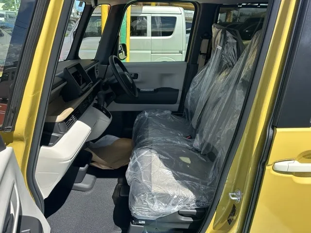 N-BOX(ホンダ)N-BOX ファッションスタイル コンフォートＰ届出済未使用車 3