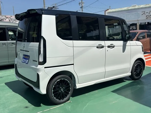 N-BOX(ホンダ)N-BOXカスタムターボ コーディネートスタイル 4WD届出済未使用車 12